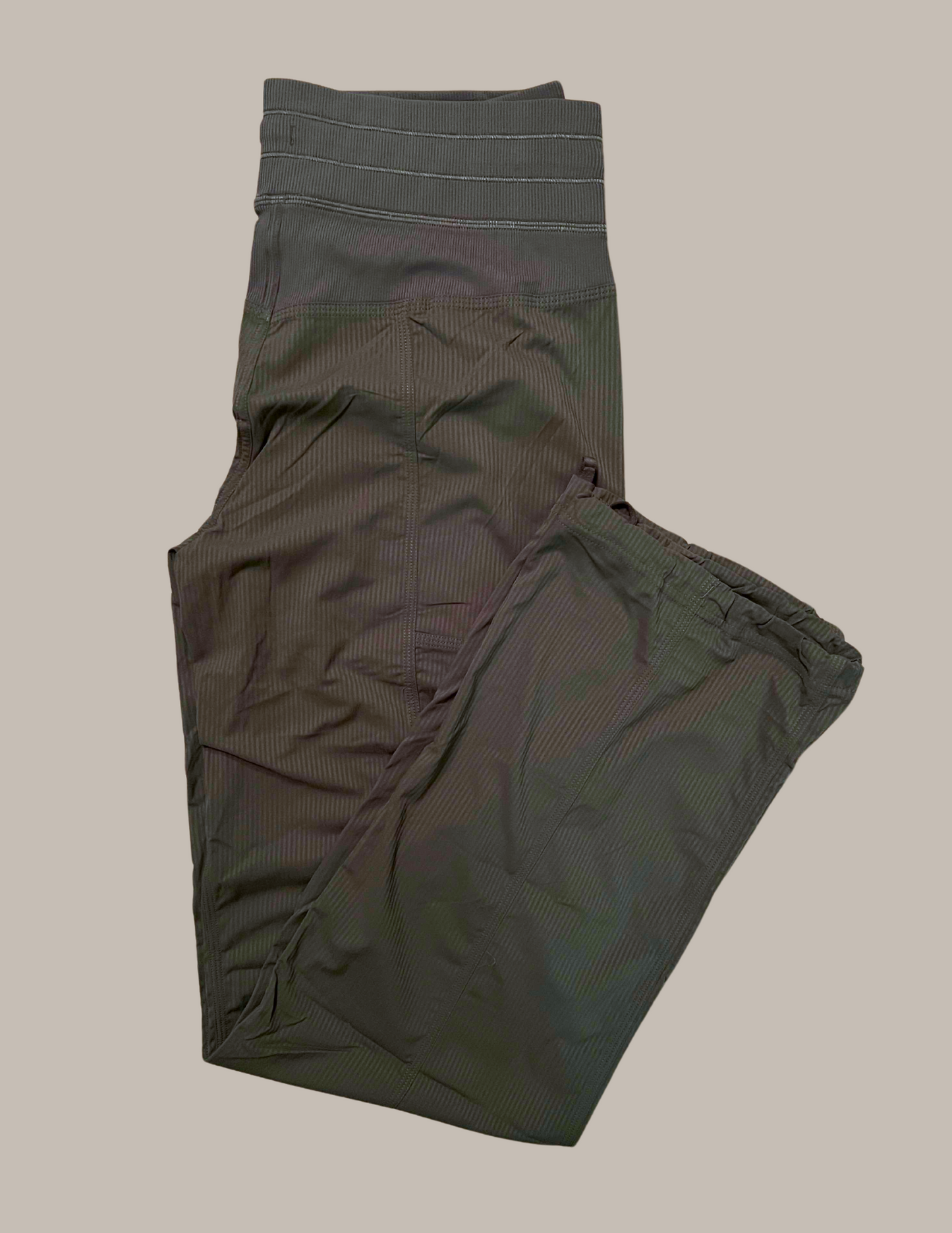 Dance Studio Mid-Rise Pant *Regular - Army Green